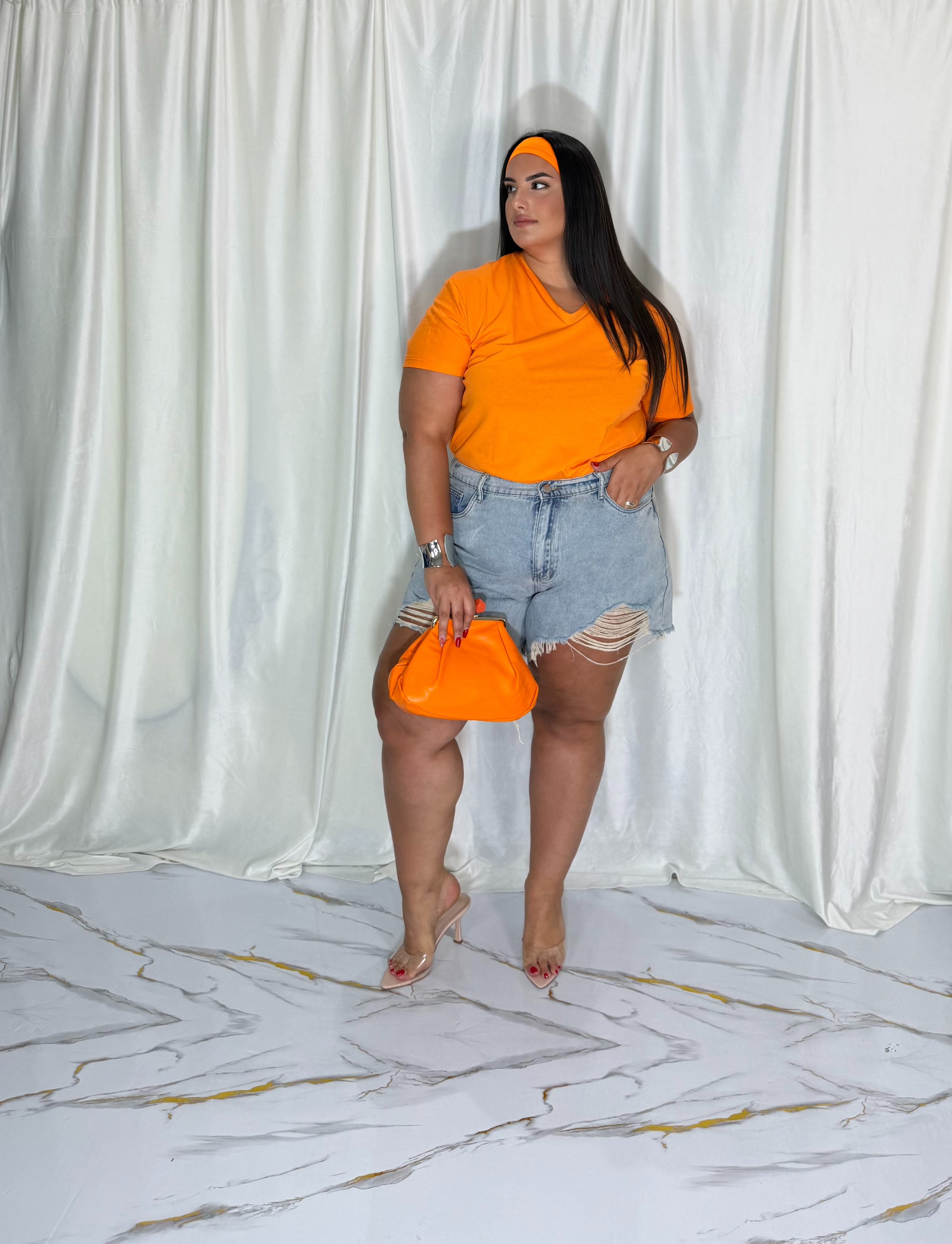T-shirt basic scollo a V arancione