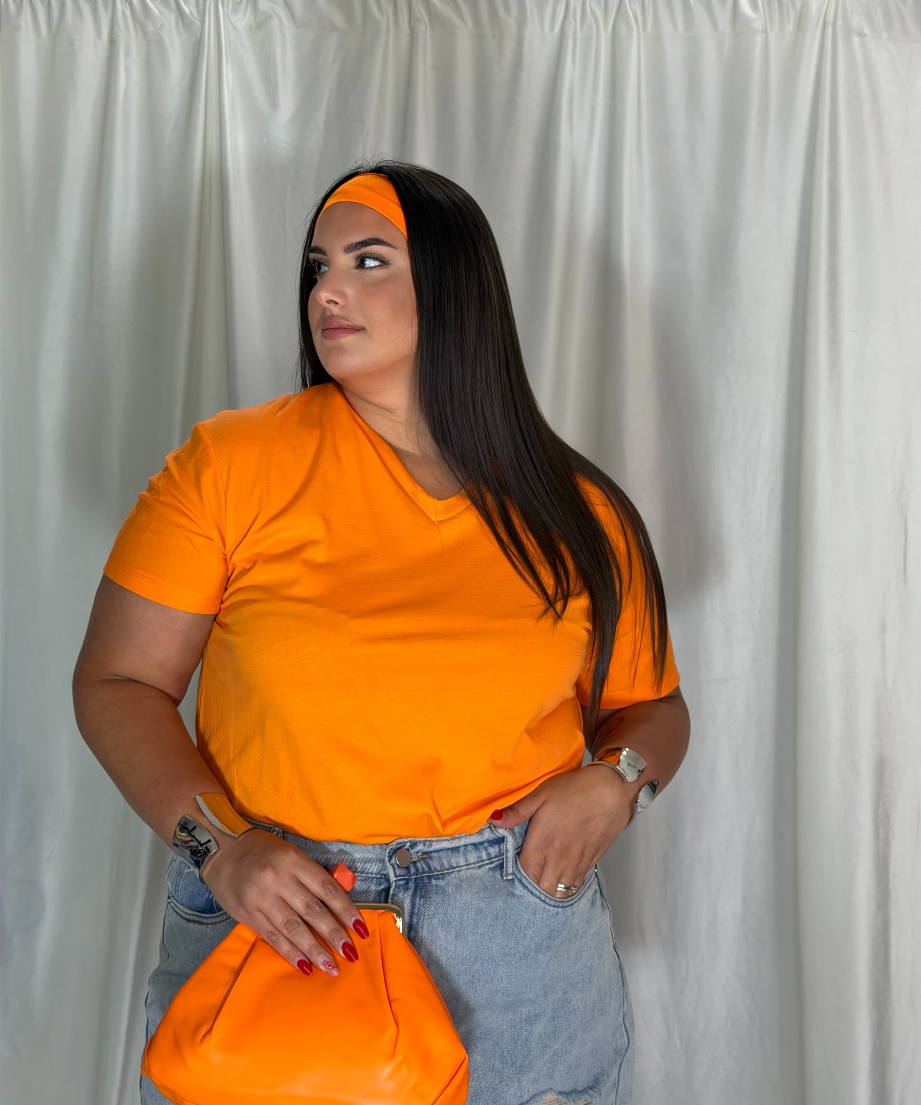 T-shirt basic scollo a V arancione