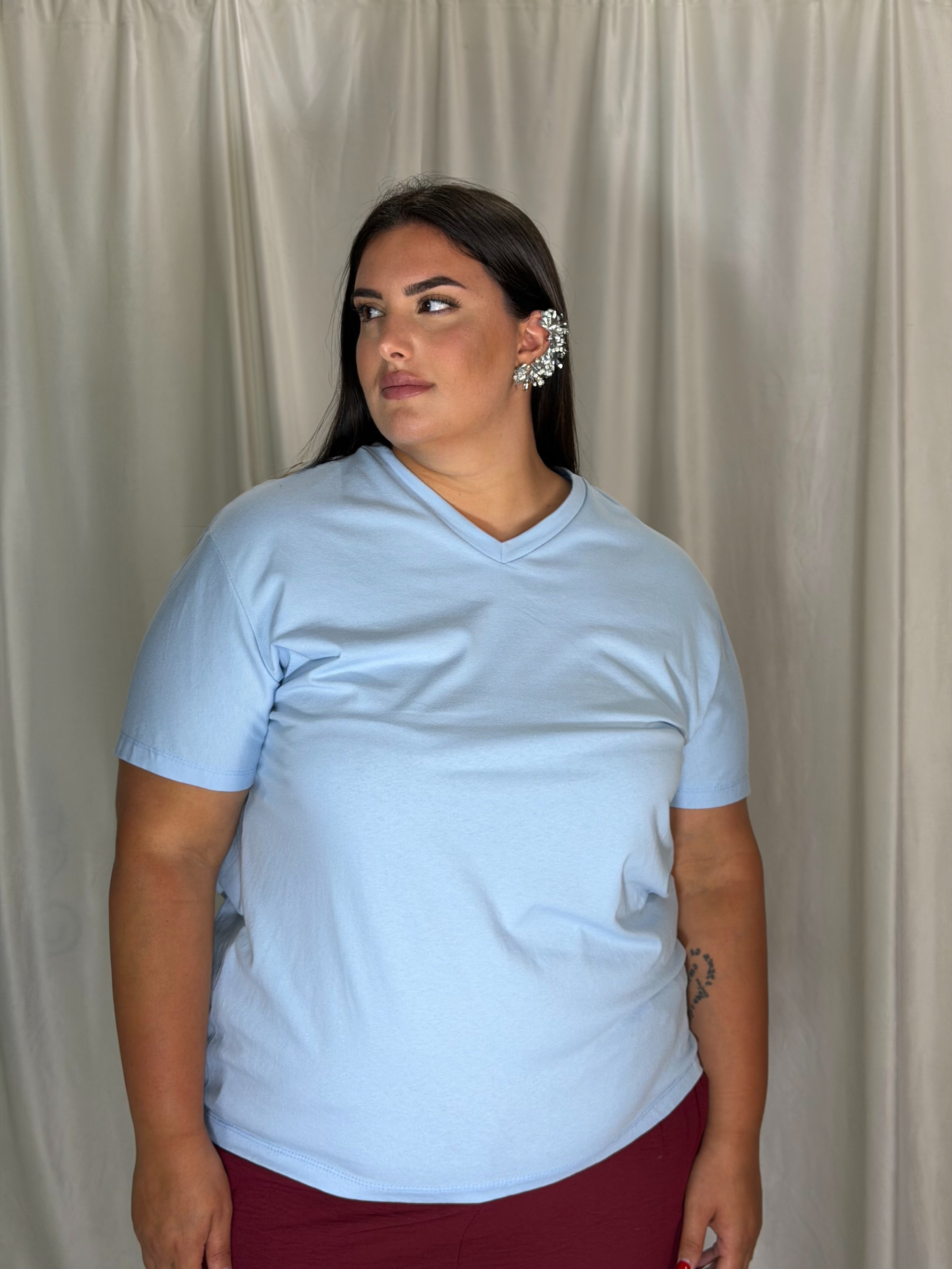 T-shirt basic scollo a V celeste
