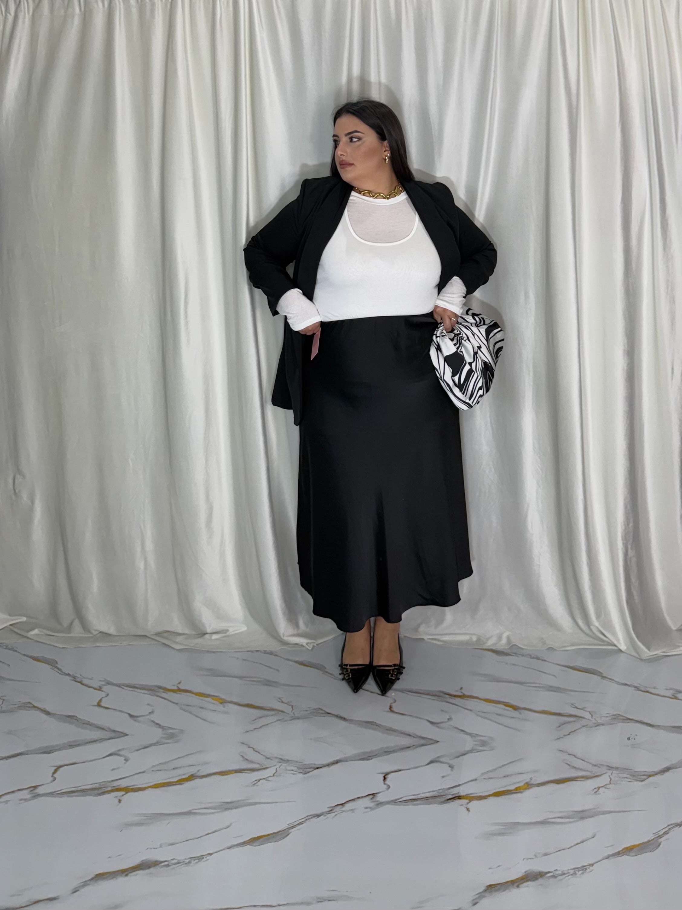 Gonna in raso Maria nera