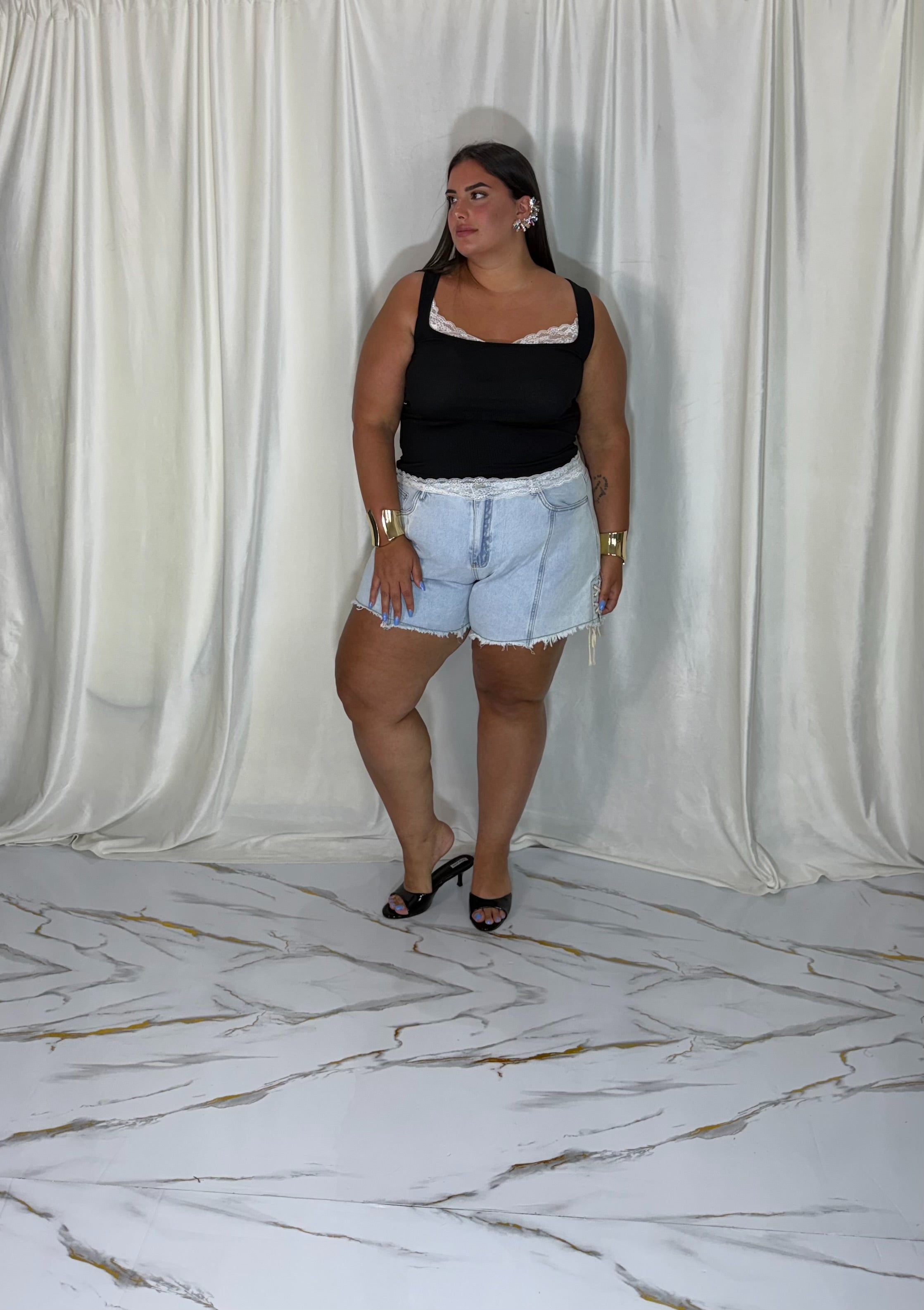 Canotta con ricamo nera