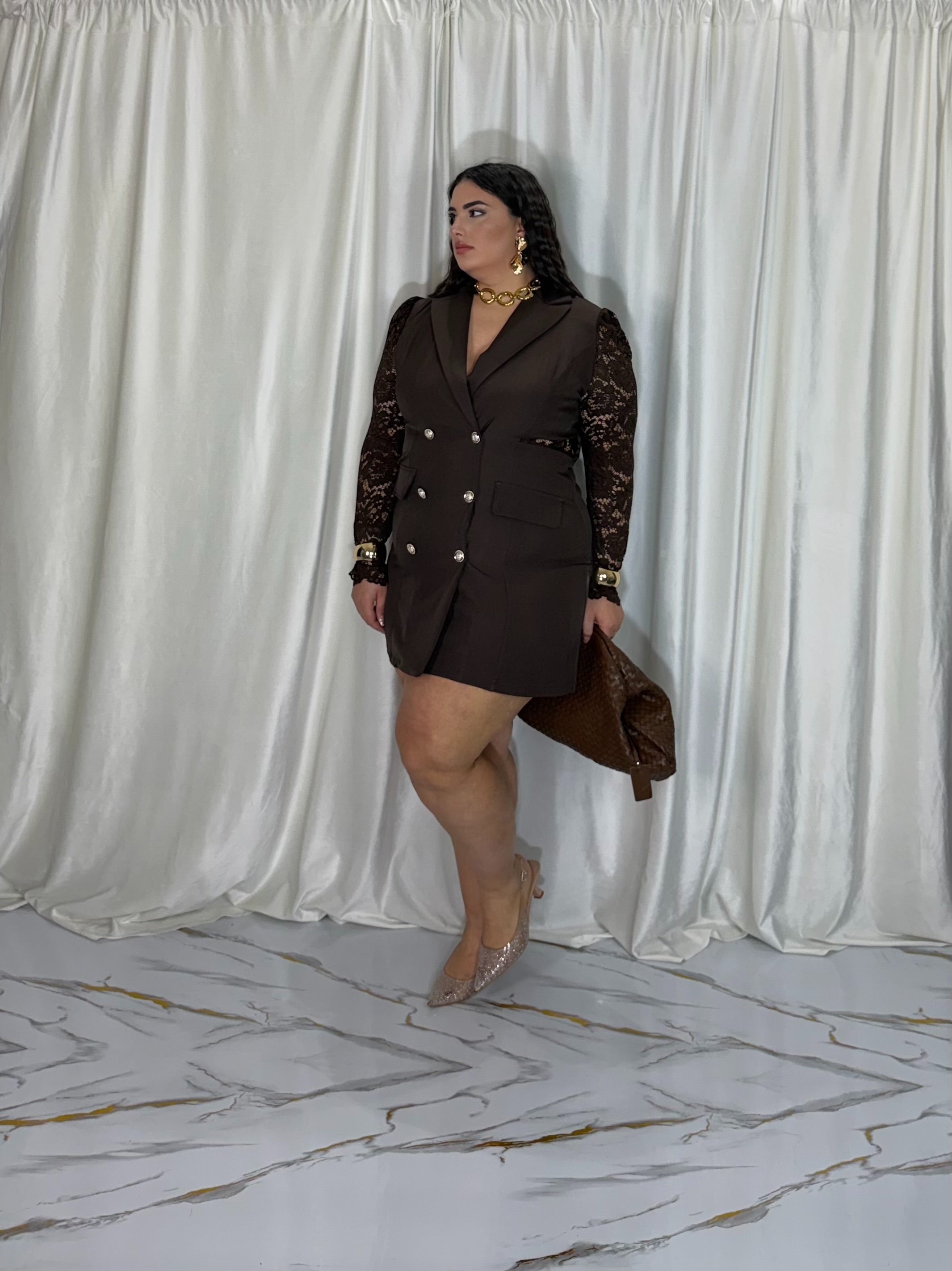 Dress in pizzo marrone