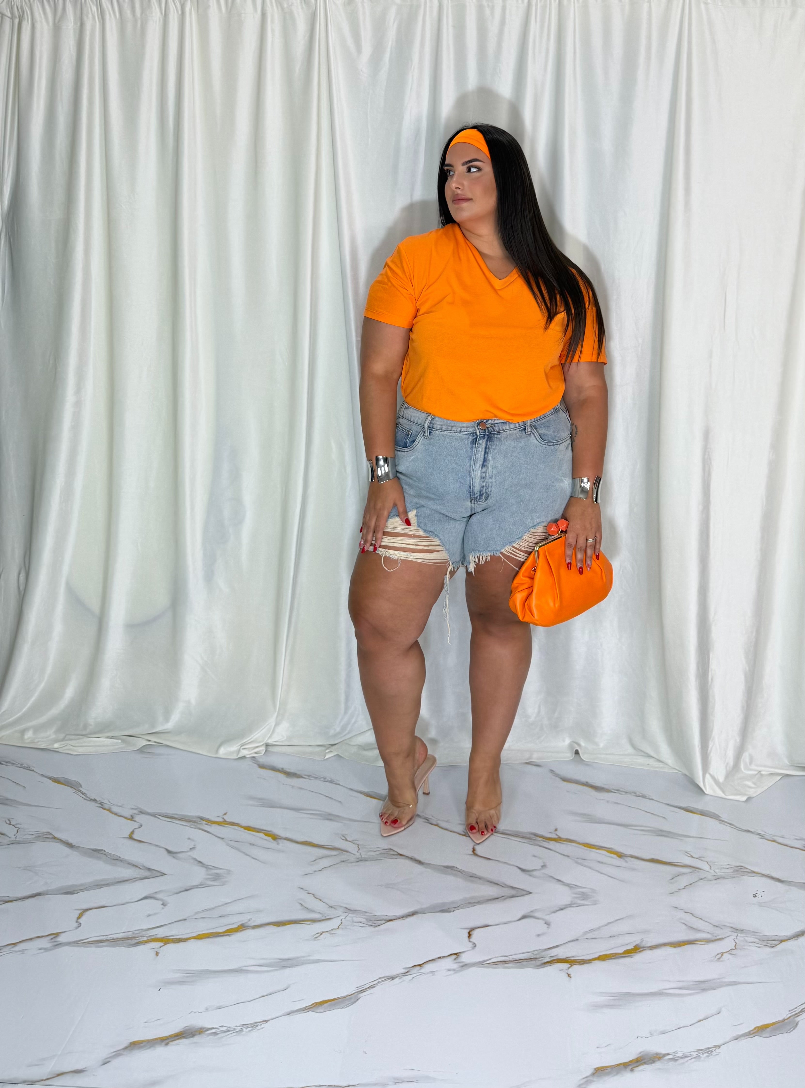 T-shirt basic scollo a V arancione